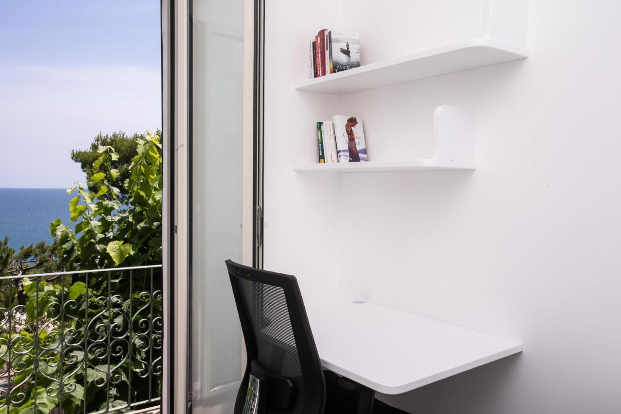N237 - Numana, Trilocale A 100 Metri Dal Centro Apartment Luaran gambar