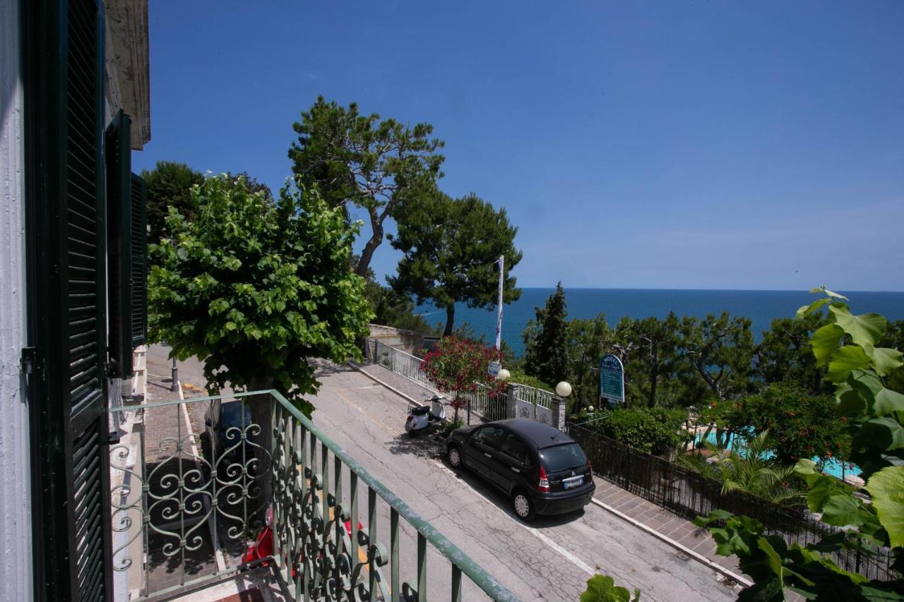 N237 - Numana, Trilocale A 100 Metri Dal Centro Apartment Luaran gambar